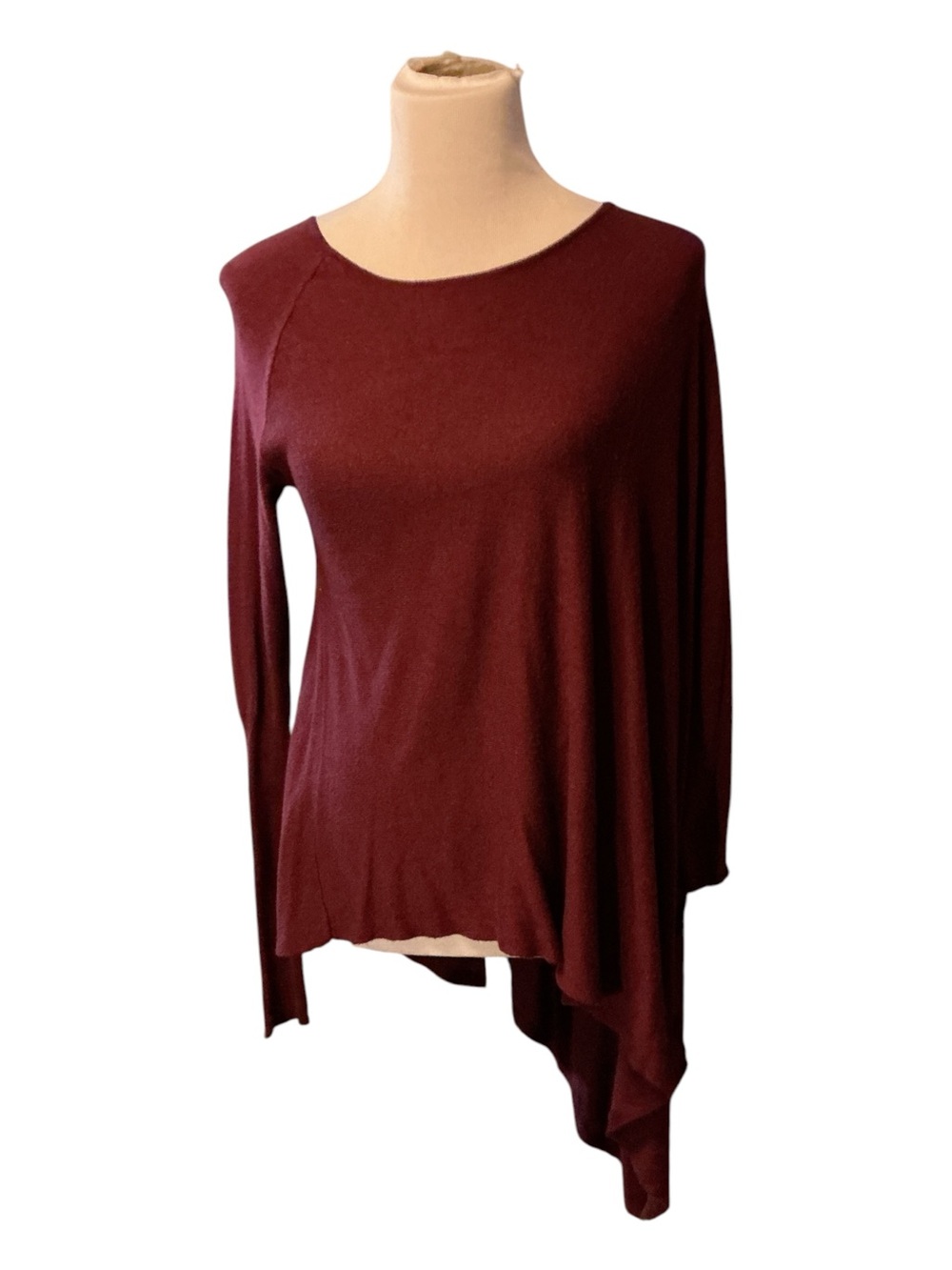 Romeo & Juliet Couture Asymmetric Long-Sleeve Top in Burgundy